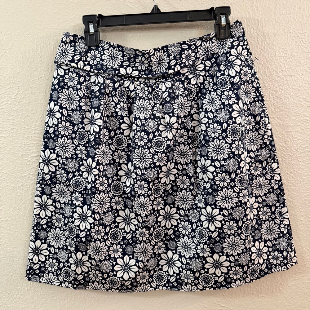 Brooks Brothers navy blue white daisy mini skirt